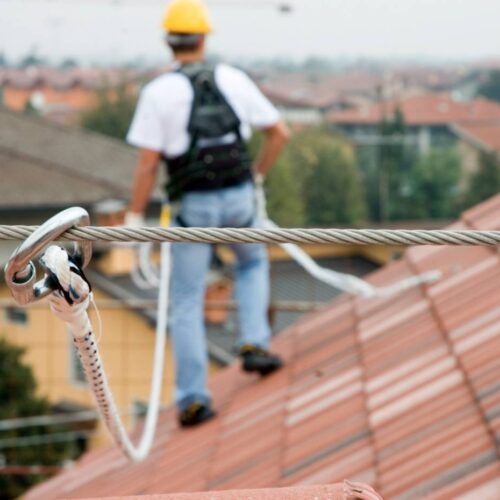 eleva-il-tuo-standard-professionale-diventa-un-installatore-certificato-di-linee-vita-conformemente-alla-normativa-uni-11900-Lineevita